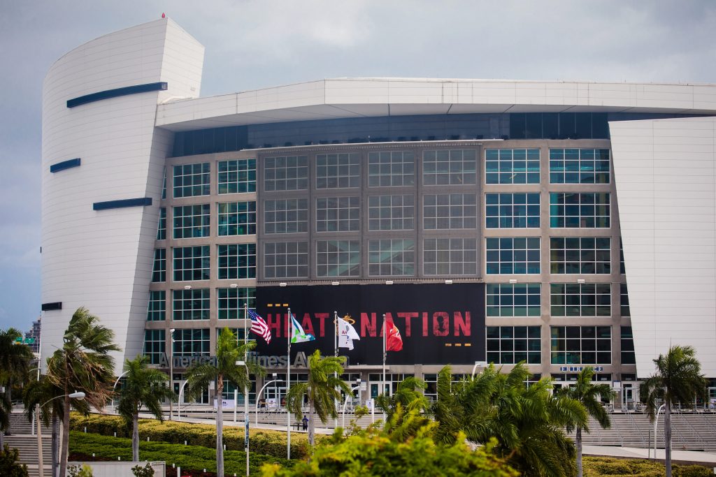 Is the Smart Money Betting on Success of FTX and Caesars Naming Rights?